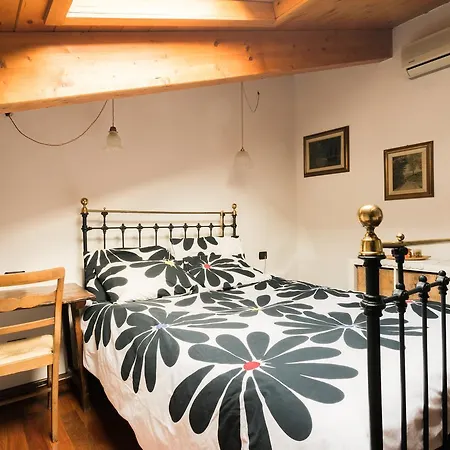 Eclectic Mansard - Rentallcomo Apartament Como